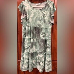 Zenana Women's Green Tie-Dyed ￼ Tiered Ruffled Sleeve Blouse/Dress Size XL